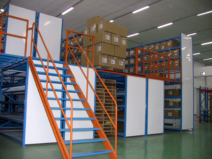 قفسه های صنعتی پودر چند لایه Mezzanine Rack قفسه های صنعتی برای انبار